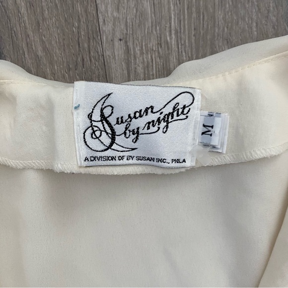 Vintage sheer blouse with ruffles and buttons down the front - Picture 2 of 6